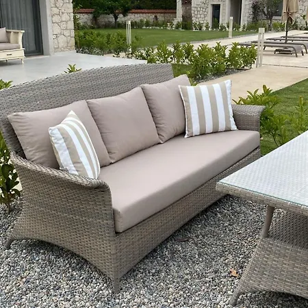 Mara Bahce Alacati Çeşme